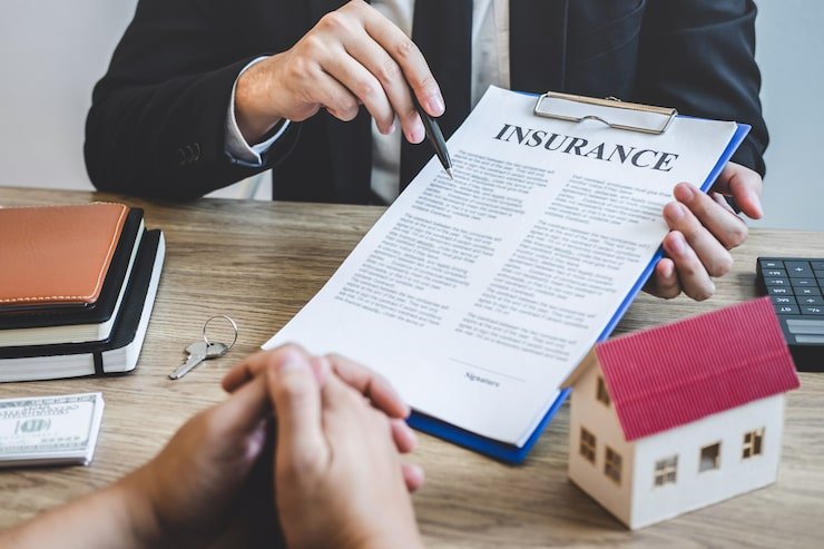 estate-agent-broker-reach-contract-form-client-signing-agreement-contract-real-estate-with-approved-mortgage-application-form-buying-concerning-mortgage-loan-offer-house-insurance_122498-246